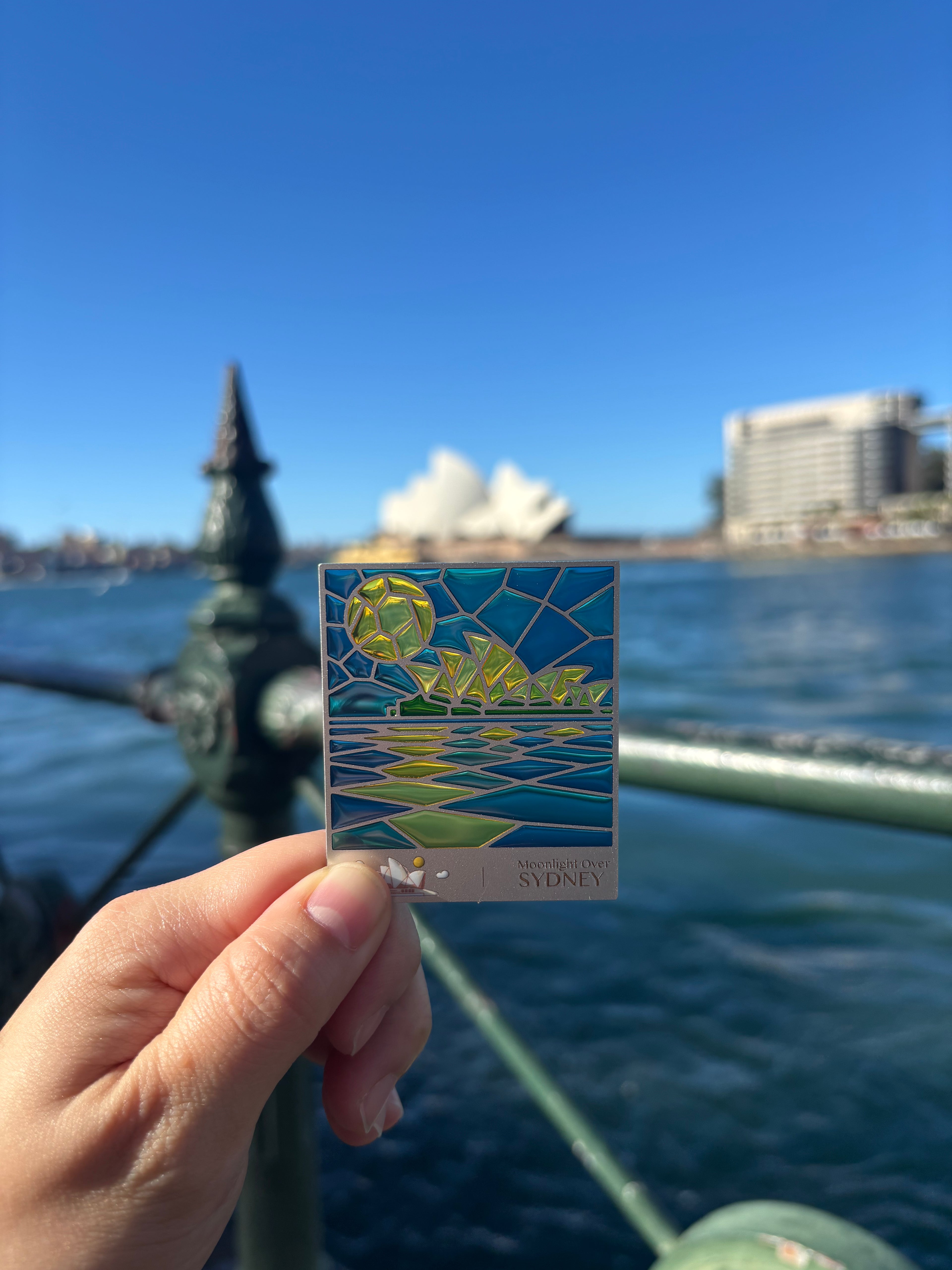 SYD Opera House (GOLD/SILVER) Metal Magnet & Bookmark – Stained Glass Moonlight Souvenir | Gold or Silver Frame